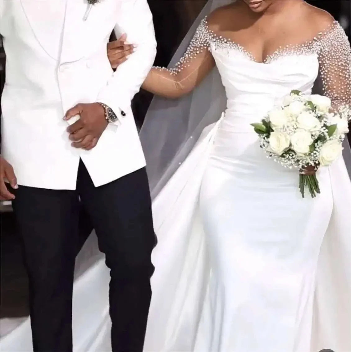 Customized Hot Sale African Wedding Dress Detachable Train Sheer Neck Long Sleeves Heavy Handwork Beads Satin Bride Gowns Vestid
